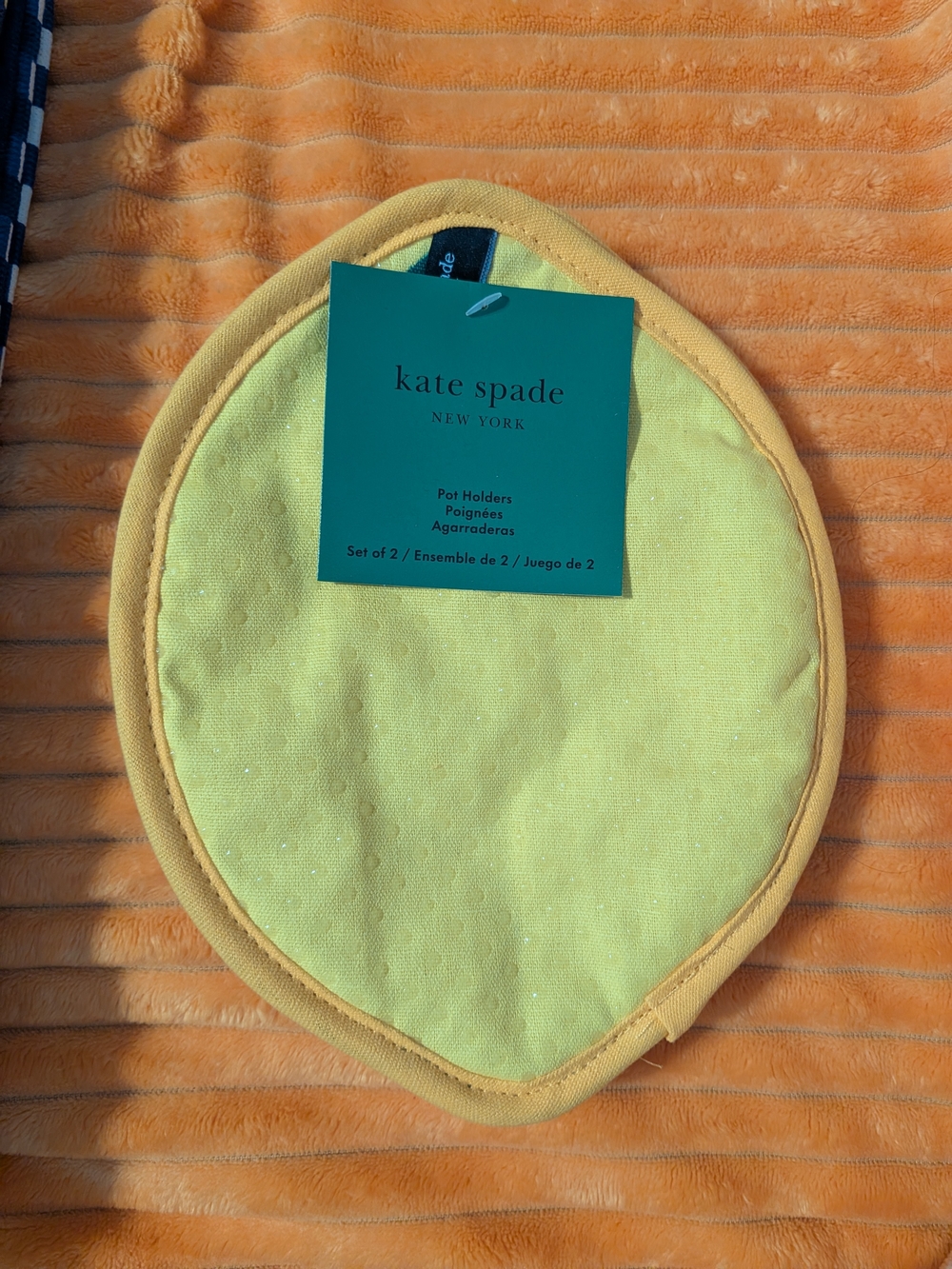 kate spade Lemon Print Towel & Lemon Pot Holder - Picture 4 of 7